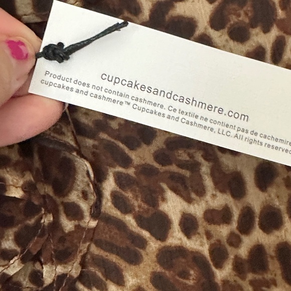 Brand new Cupcakes and Cashmere Ruffle Blouse Leopard print Size Small S - Picture 3 of 6